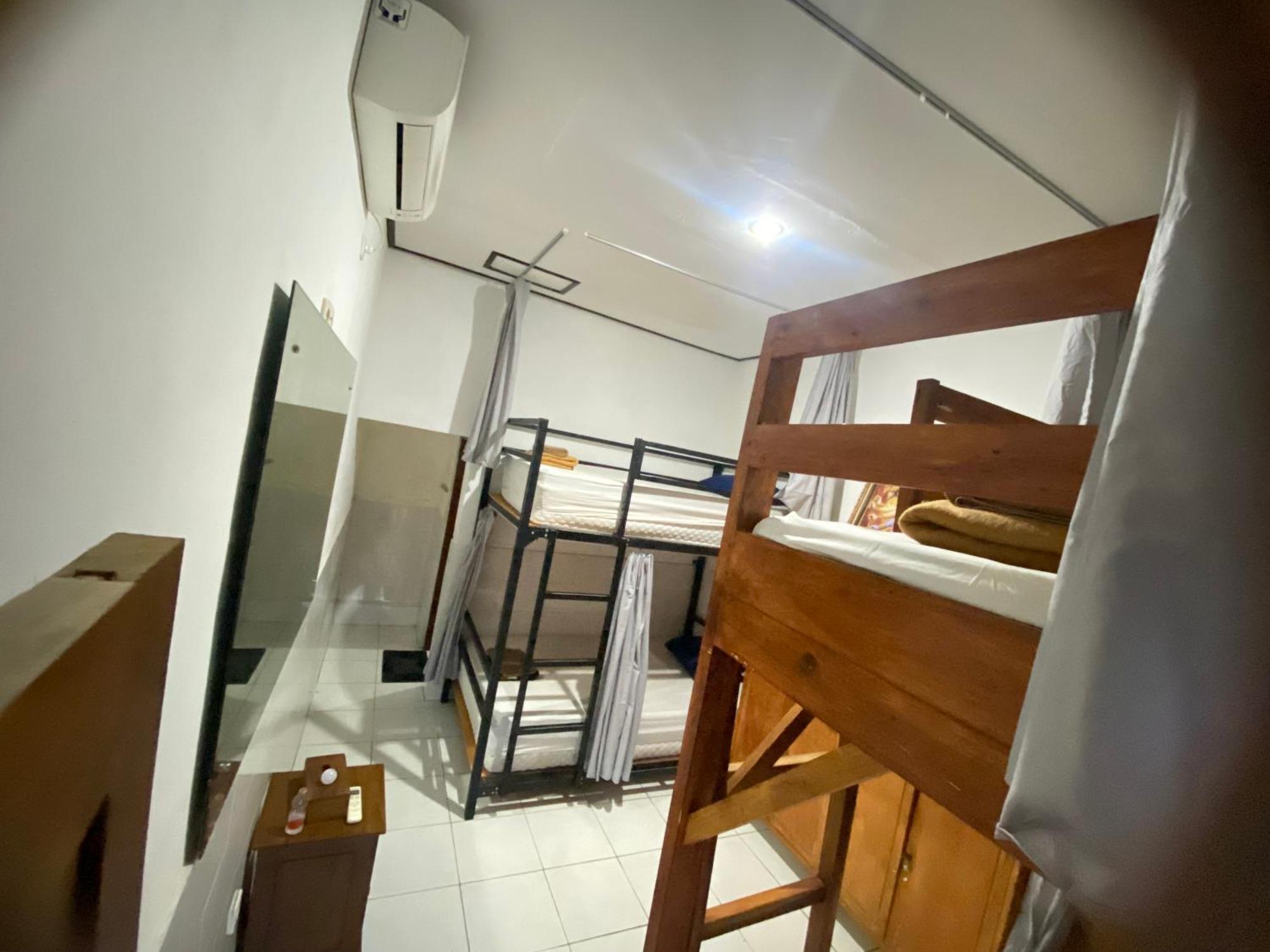 My Art Hostel Batununggul ภายนอก รูปภาพ
